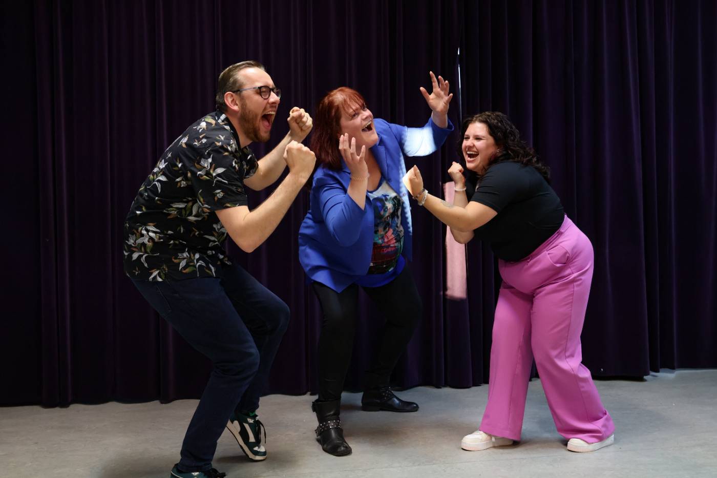 Deelnemers spelen improvisatietheater